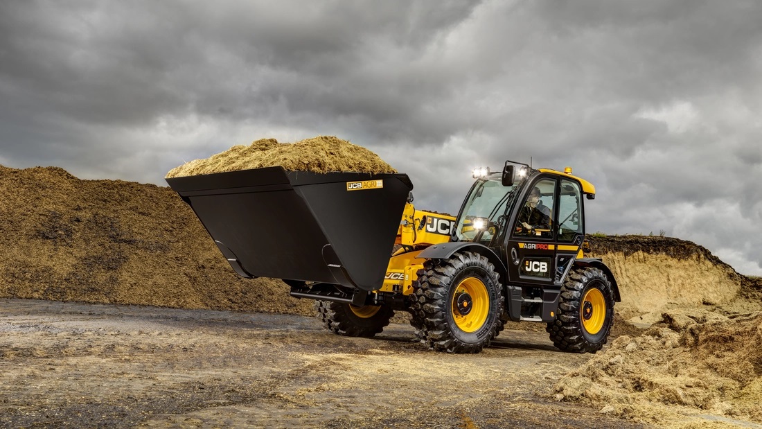 JCB發(fā)布伸縮臂叉裝車Loadall新品546-70和555-70